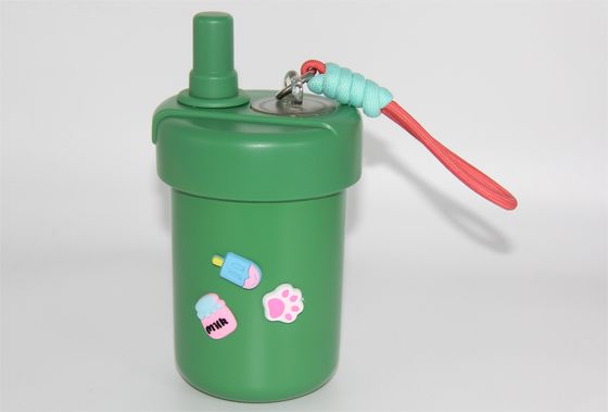 Nieuwe stijl kleurrijke vacuümgeïsoleerde fruitbekers met deksel roestvrijstalen koffiemok met dubbele muren